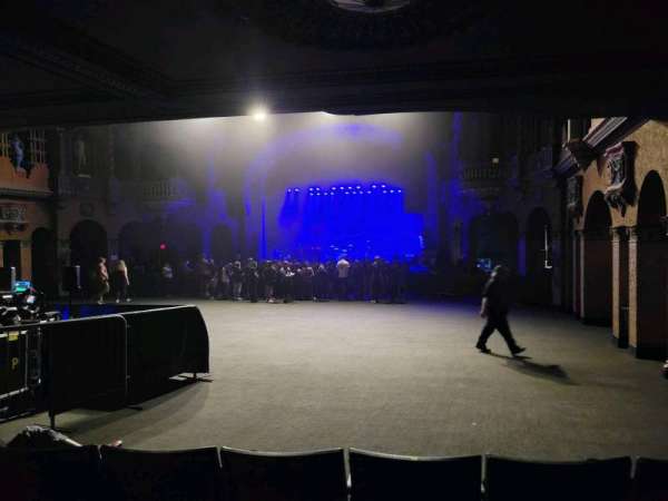 Uptown Theater, Kansas City, section: Right Orchestra, row: dd, seat: 4
