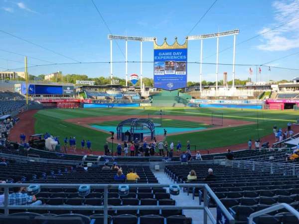 Kauffman Stadium, section: Diamond Club Box D, row: 1, seat: 6