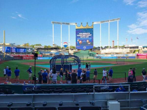 Kauffman Stadium, section: 128, row: e, seat: 9