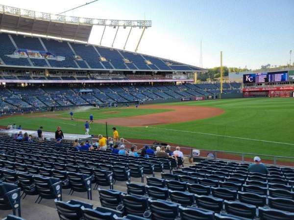 Kauffman Stadium, section: 141, row: r, seat: 6