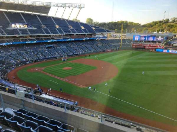 Kauffman Stadium, section: 435, row: e, seat: 10