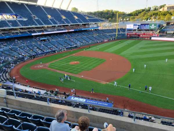 Kauffman Stadium, section: 433, row: e, seat: 10