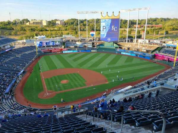 Kauffman Stadium, section: 425, row: rr, seat: 25