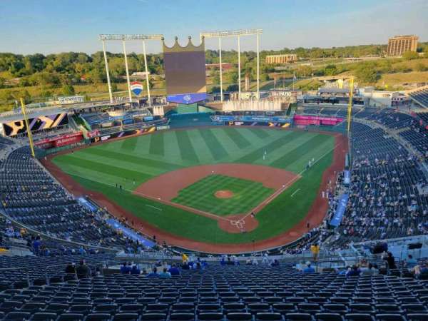Kauffman Stadium, section: 419, row: vv, seat: 15