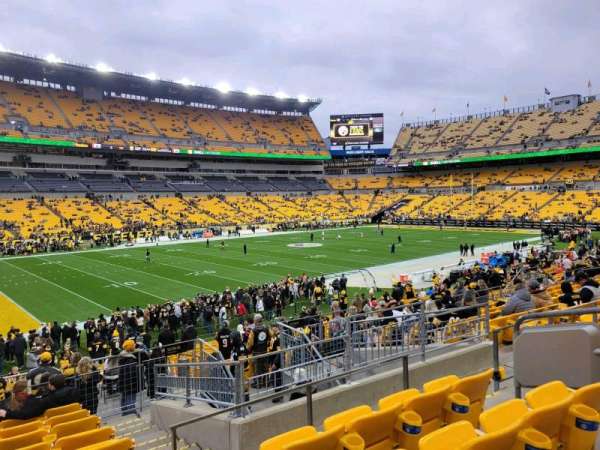 Acrisure Stadium, section: 106, row: v, seat: 7