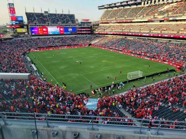 Lincoln Financial Field, section: m8, row: 16, seat: 9