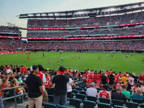 Lincoln Financial Field, section: 122, row: 21, seat: 16
