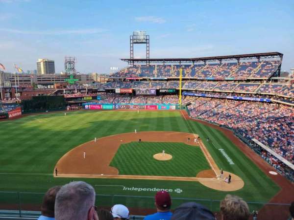 Citizens Bank Park, section: 325, row: 4, seat: 17