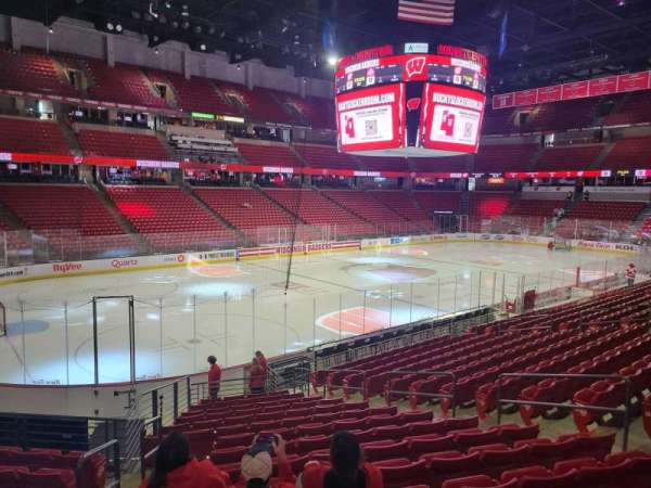 Kohl Center, section: 125, row: r, seat: 10