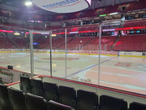Kohl Center, section: 121, row: b, seat: 4