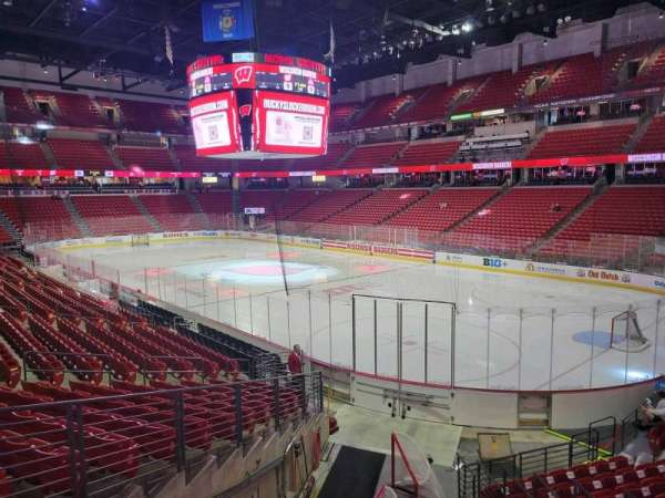 Kohl Center, section: 118, row: s, seat: 8