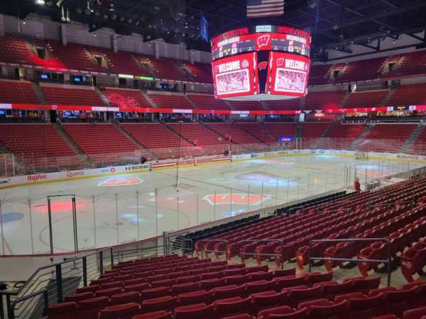 Kohl Center, section: 111, row: r, seat: 9