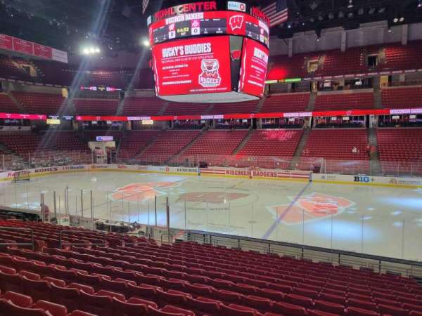 Kohl Center, section: 107, row: r, seat: 4