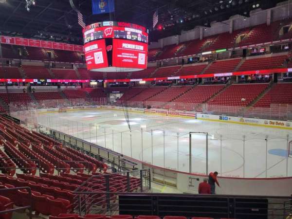 Kohl Center, section: 104, row: q, seat: 8
