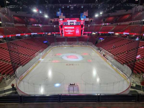 Kohl Center, section: 201, row: e, seat: 9