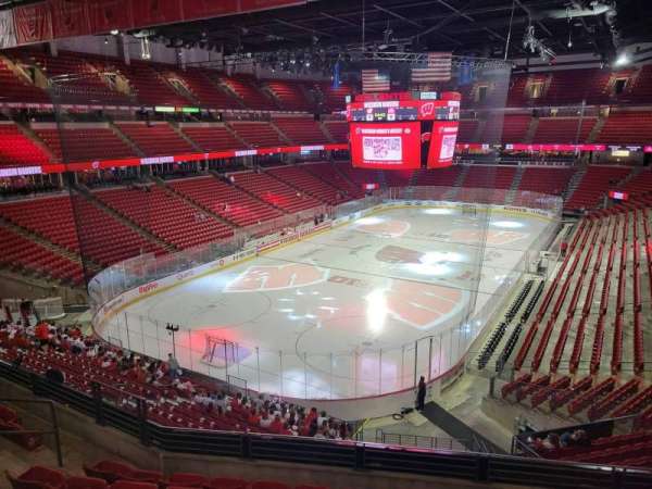Kohl Center, section: 213, row: g, seat: 10