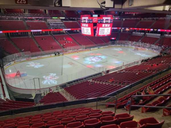 Kohl Center, section: 225, row: j, seat: 6