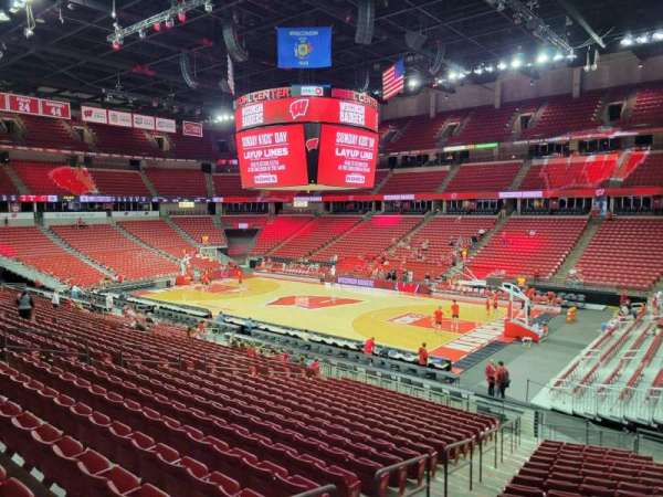 Kohl Center, section: 105, row: U, seat: 8
