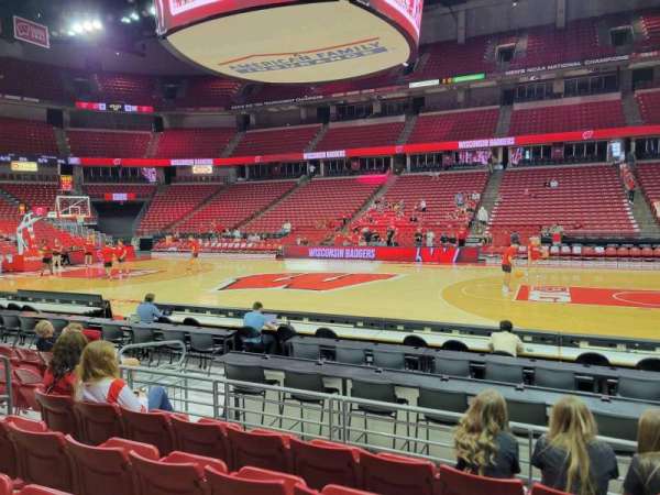 Kohl Center, section: 107, row: e, seat: 10