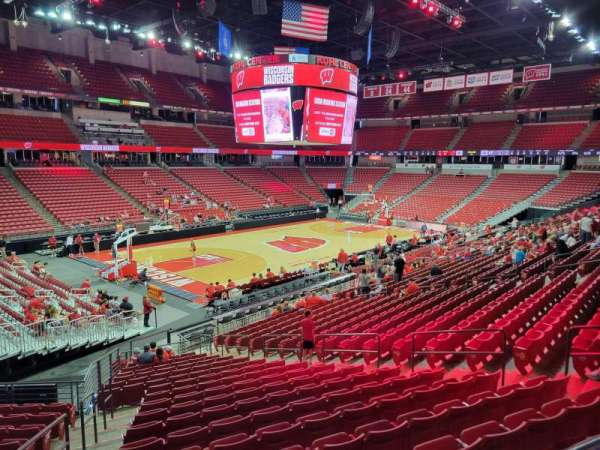 Kohl Center, section: 125, row: U, seat: 9