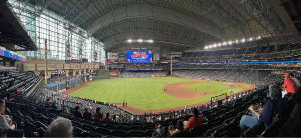 Daikin Park, section: 209, row: 7, seat: 8