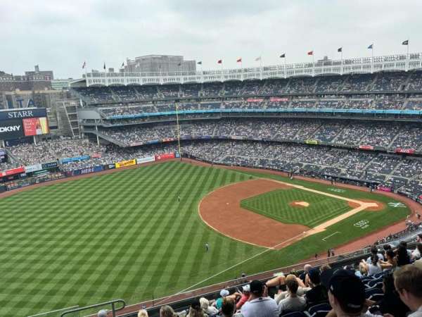 Yankee Stadium, section: 429, row: 10, seat: 22