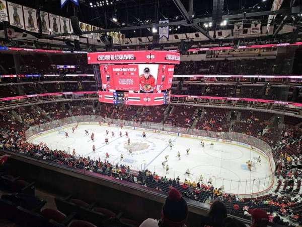 United Center, section: 332, row: 4, seat: 10