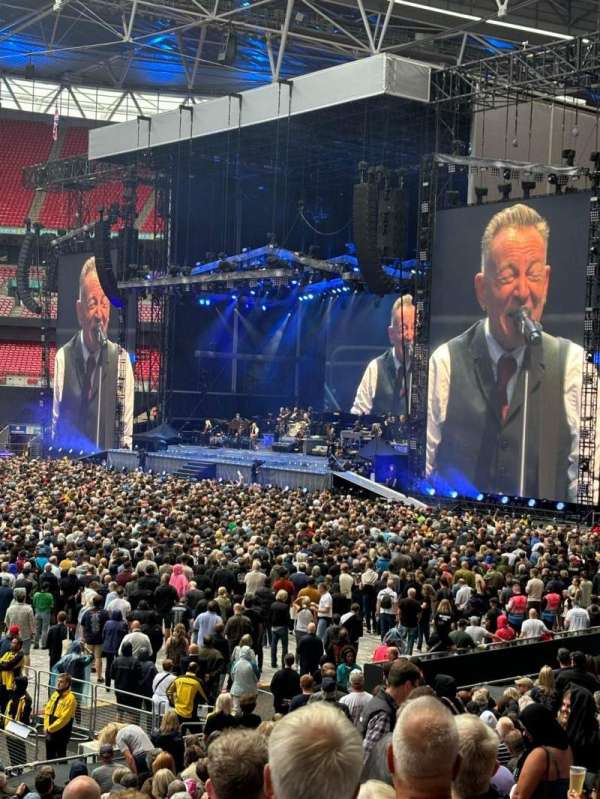 Wembley Stadium, section: 143, row: 22, seat: 281