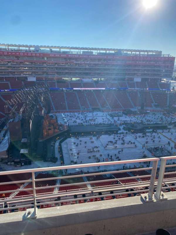 Levi's Stadium, section: 414, row: 2, seat: 17