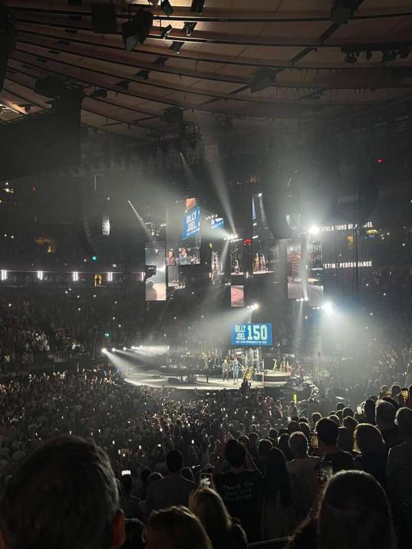Madison Square Garden, section: 106, row: 14, seat: 14