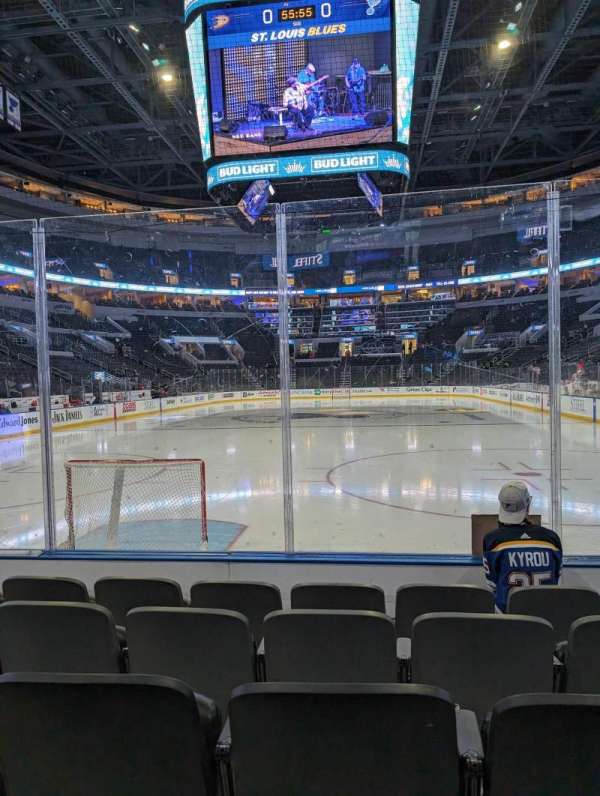 Enterprise Center, section: 122, row: E, seat: 5