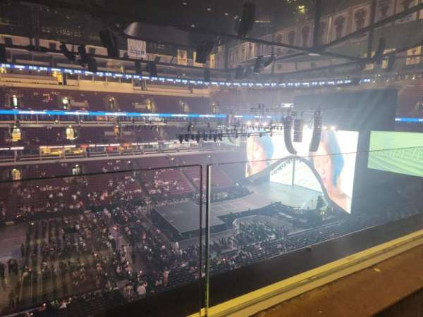 United Center, section: 302, row: 1, seat: 11