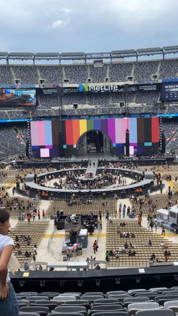 MetLife Stadium, section: 225A, row: 11, seat: 12
