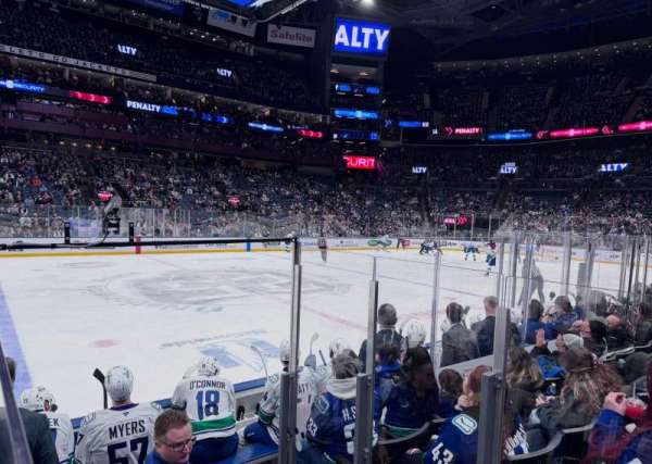 Nationwide Arena, section: 104, row: F, seat: 17/18