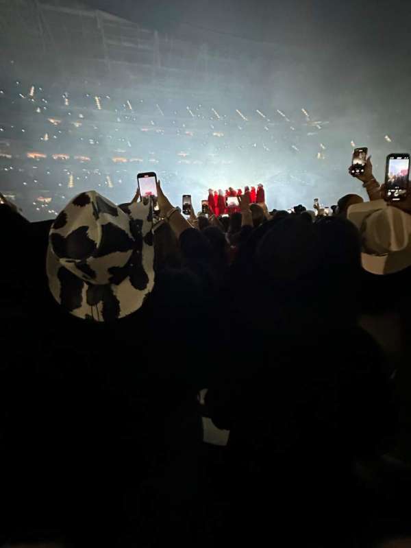 SoFi Stadium, section: D3, row: 9, seat: 16