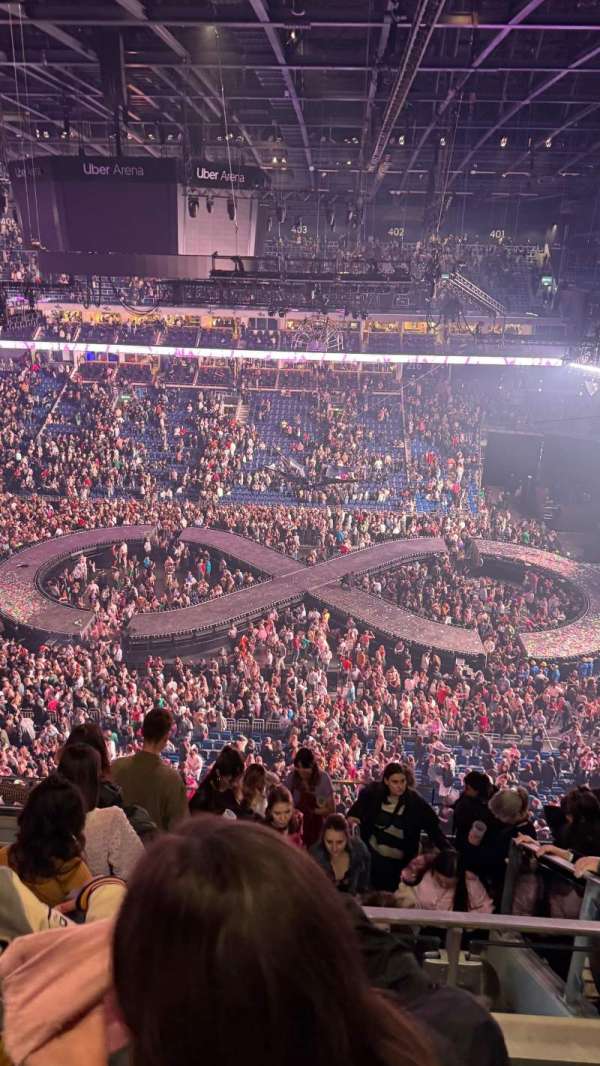 Uber Arena, section: 420, row: 9, seat: 2