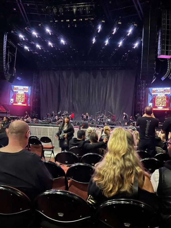 Kia Forum, section: D, row: 21, seat: 3