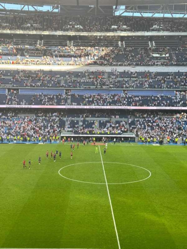 Santiago Bernabéu Stadium, section: 301, row: 2, seat: 17