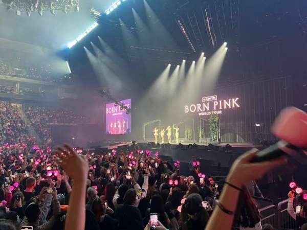 Uber Arena, section: 207, row: 3