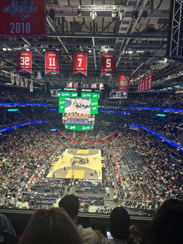 Capital One Arena, section: 409, row: C, seat: 12