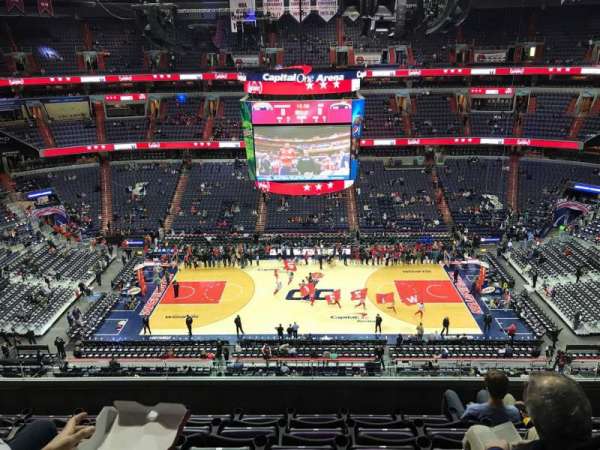 Capital One Arena, section: 427, row: F, seat: 13