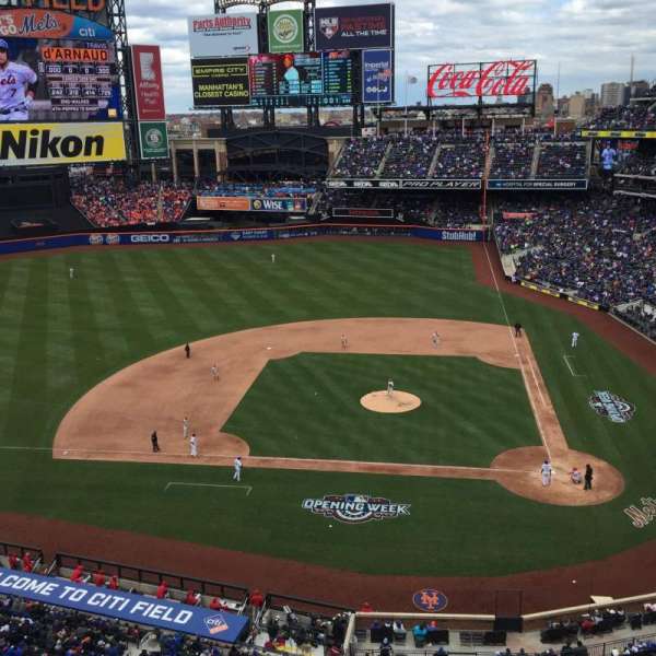 Citi Field, section: 318, row: 5, seat: 18