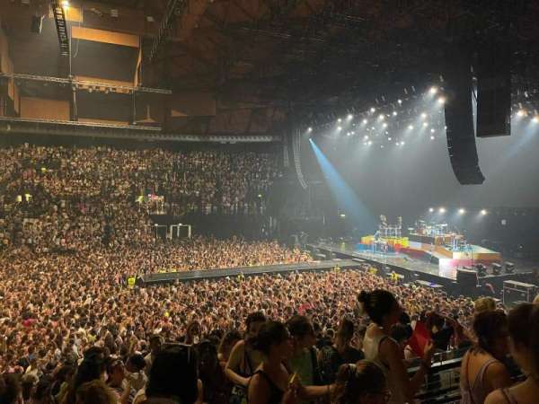 Unipol Arena, section: EST B (ANELLO 1), row: 3, seat: 8