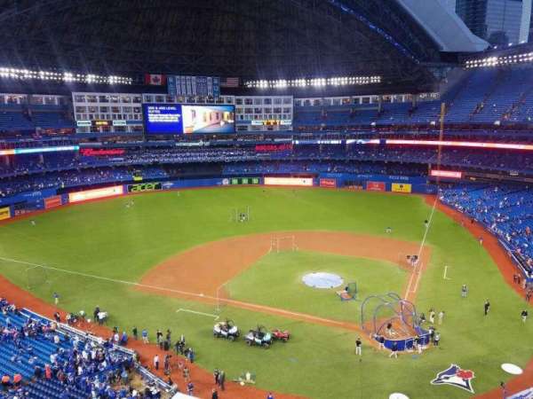 Rogers Centre, section: 526L, row: 2, seat: 106