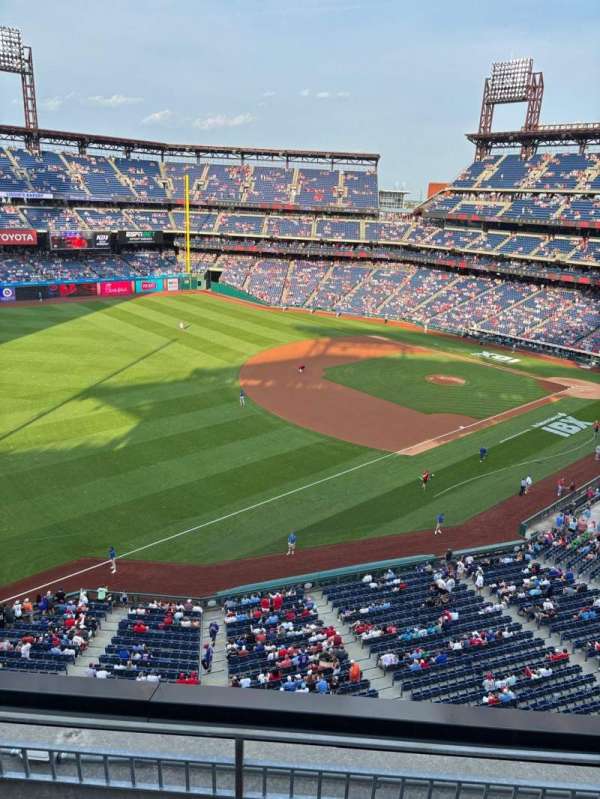 Citizens Bank Park, section: 331, row: 3, seat: 5