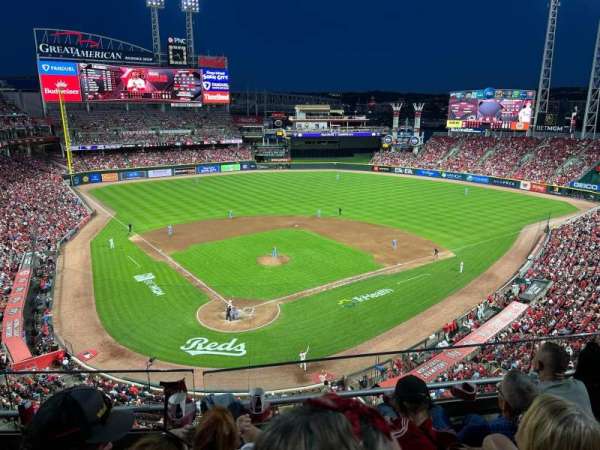 Great American Ball Park, section: 425, row: D, seat: 8