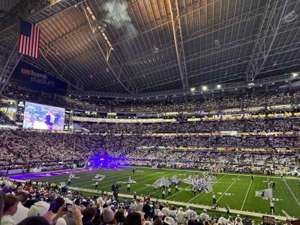 U.S. Bank Stadium, section: V2, row: 28, seat: 3