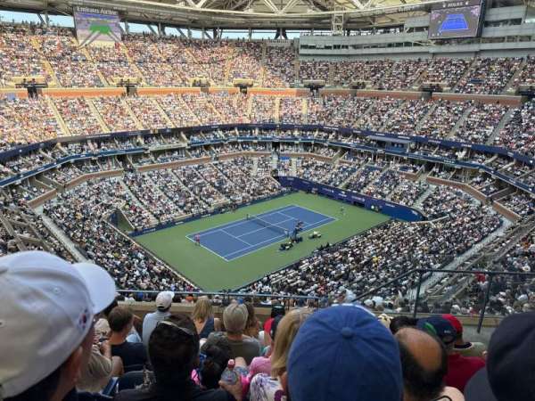 Arthur Ashe Stadium, section: 326, row: F, seat: 5