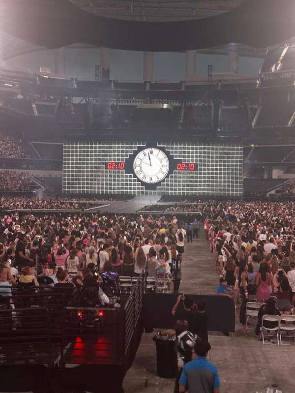 SoFi Stadium, section: 122, row: 2, seat: 9