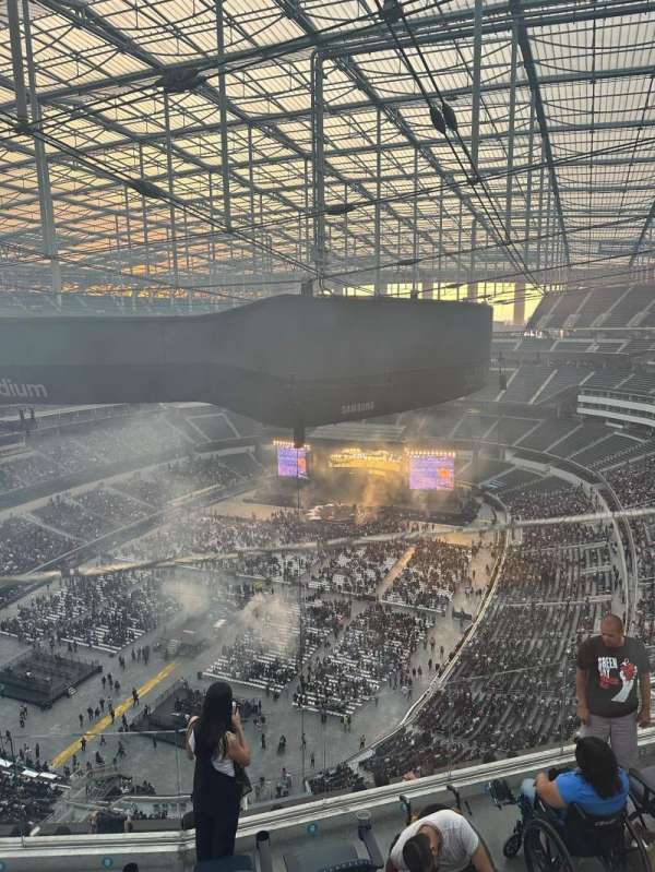 SoFi Stadium, section: 529, row: 1, seat: 10